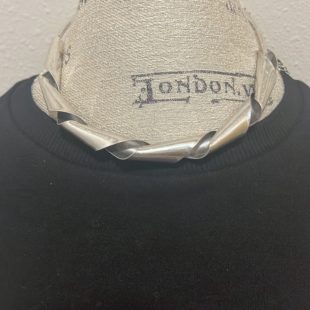 Twisted Collar Necklace